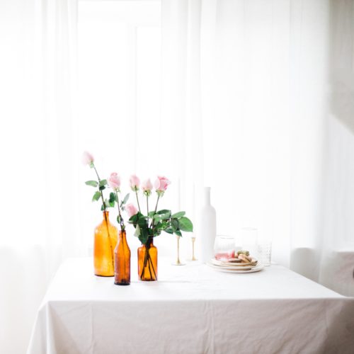 Choisissez Dailywash pour le nettoyage blanchisserie pressing de votre nappe de table à Aix !